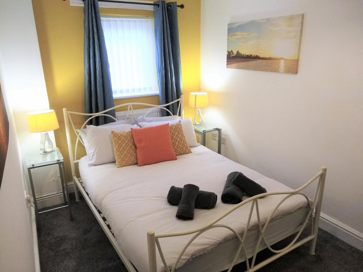 Modern Comfy 2-bedroom Flat In St Helens *